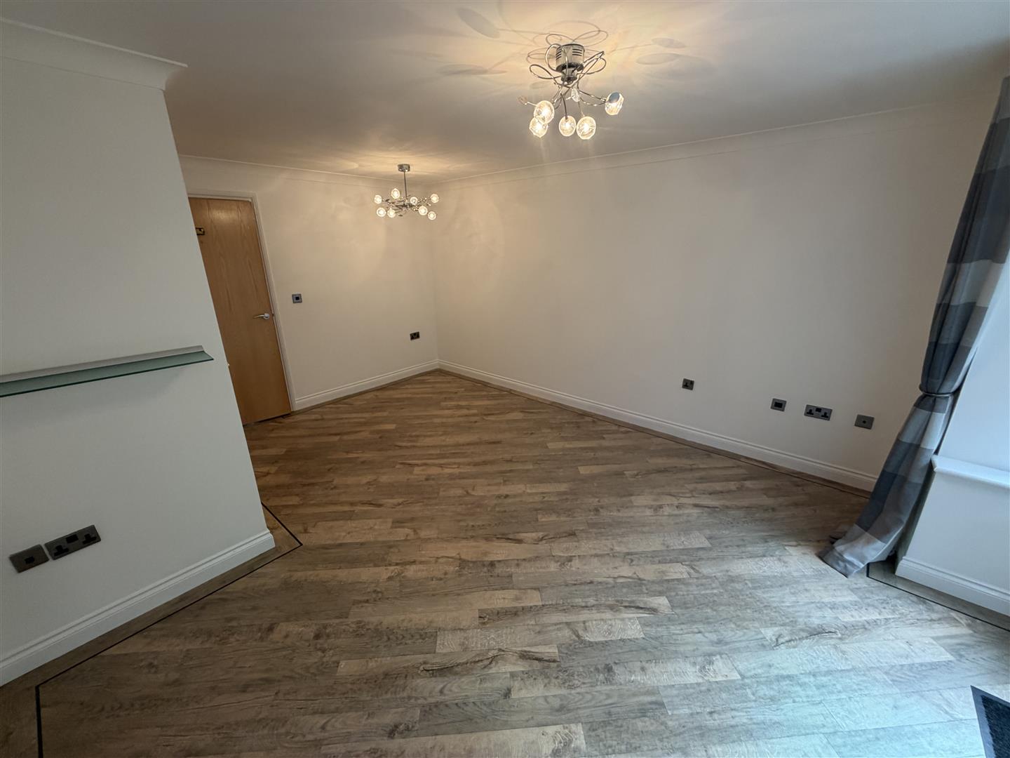 Laurel Court, Beverley photo 2